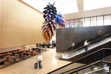 United Opens Largest Ever Club Lounge At Denver International Airport United Opens Largest Ever Club Lounge At Denver International Airport